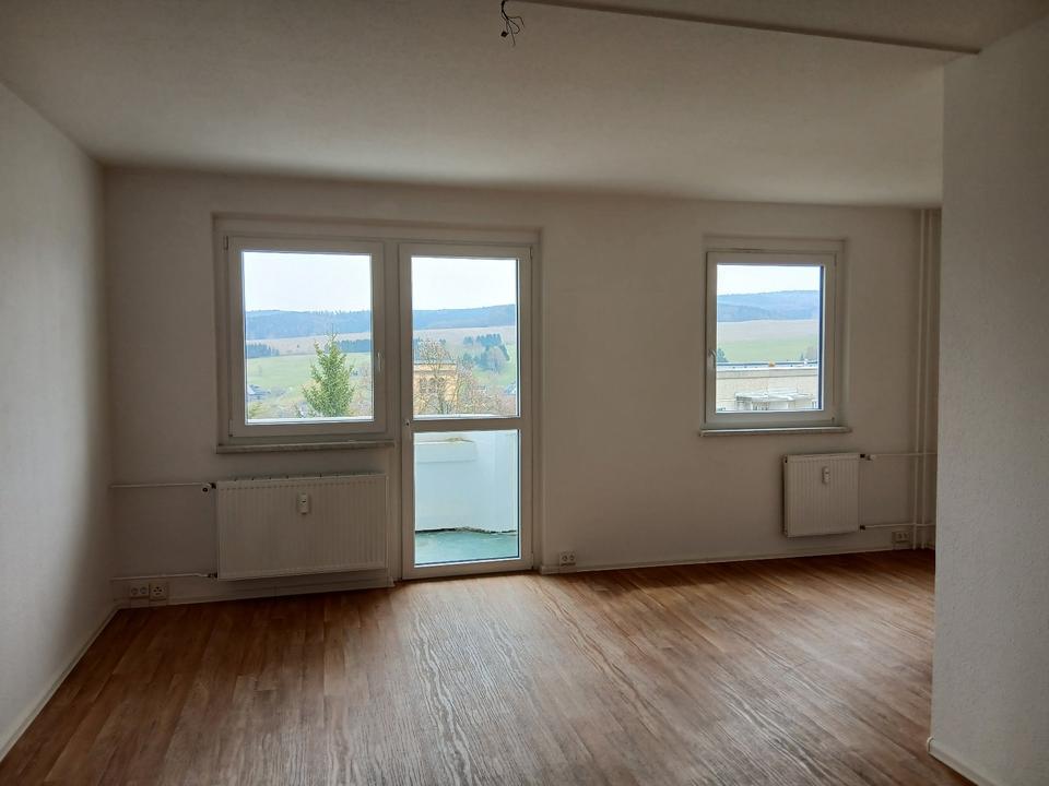 Thumbnail-4- Raum- Wohnung mit Balkon, Bad und Duschbad und traumhafter Aussicht!