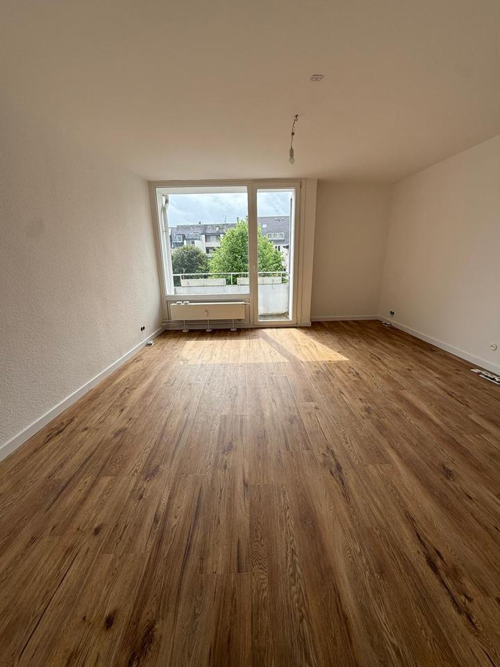Thumbnail-1 Zimmerwohnung mit Balkon und EBK (Innenstadt)