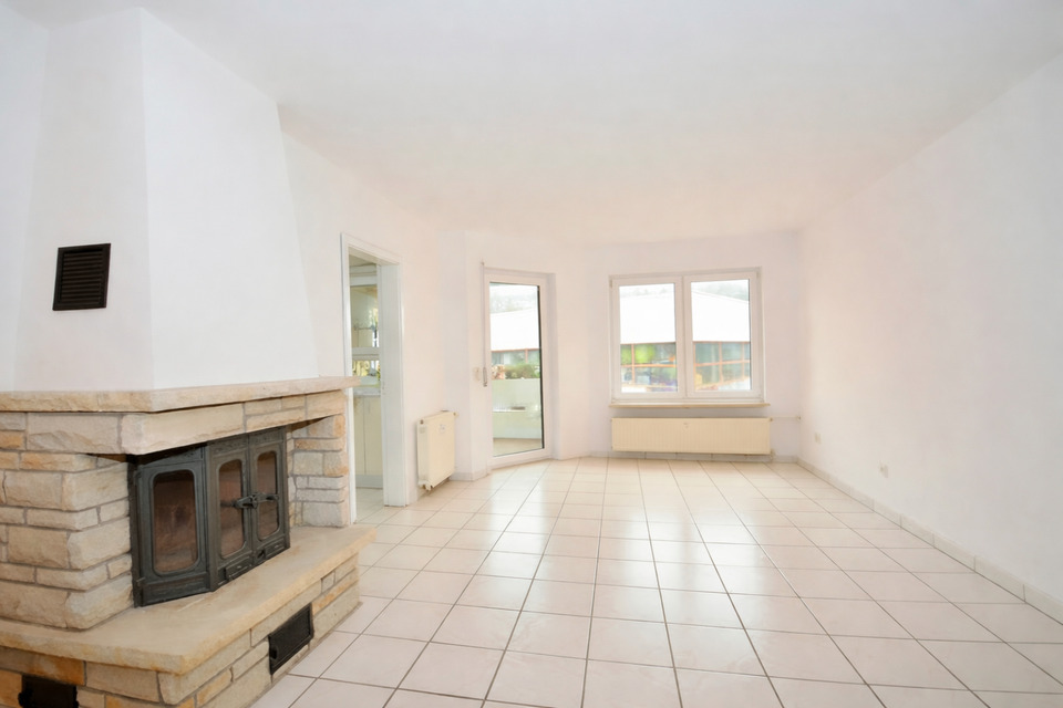 Thumbnail-Großzügige 2-Zimmer Wohnung mit Kamin, Balkon und Stellplatz