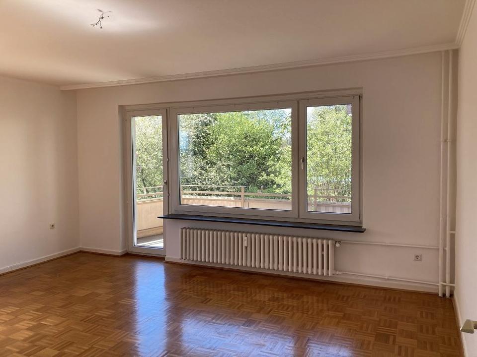 Thumbnail-Geräumige, gepflegte 4 Zimmer-Wohnung mit Balkon in ruhiger guter Stadtrandlage