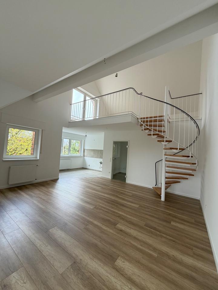 Thumbnail-NEU & MODERN: Renovierte 2-Zimmer-DG-Wohnung in Verl (55 m²)