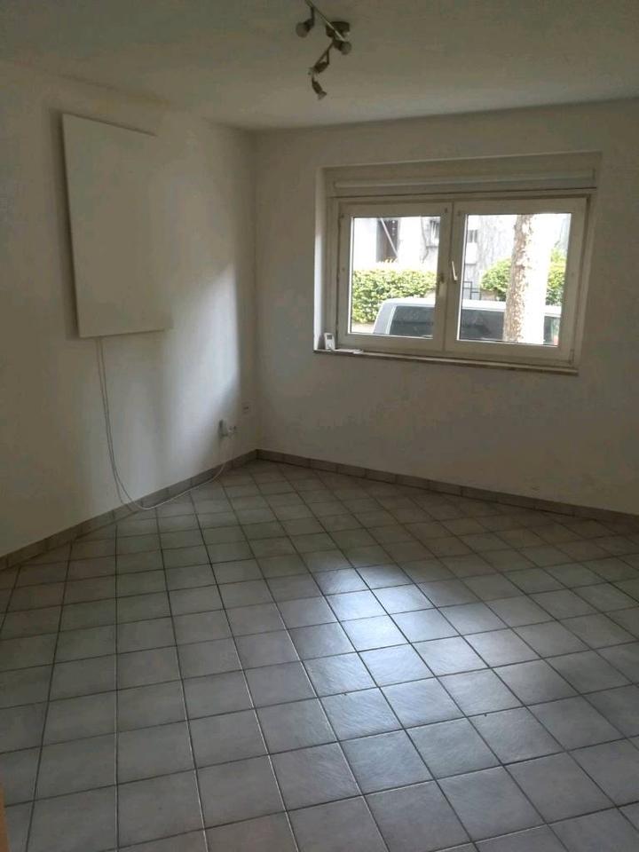 Thumbnail-1-Raum Erdgeschoss-Wohnung zentral & ruhig in Essen-Frohnhausen