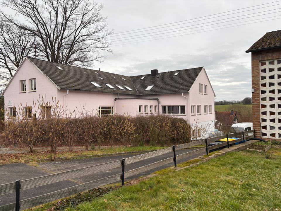 Thumbnail-Mehrfamilienhaus mit Seminarbereich und großem Garten