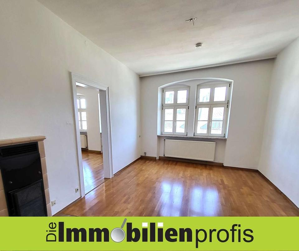 Thumbnail-H-43015 - Stilvolle 3-Zimmer-Altbauwohnung mit Einbauküche im Stadtzentrum von Hof