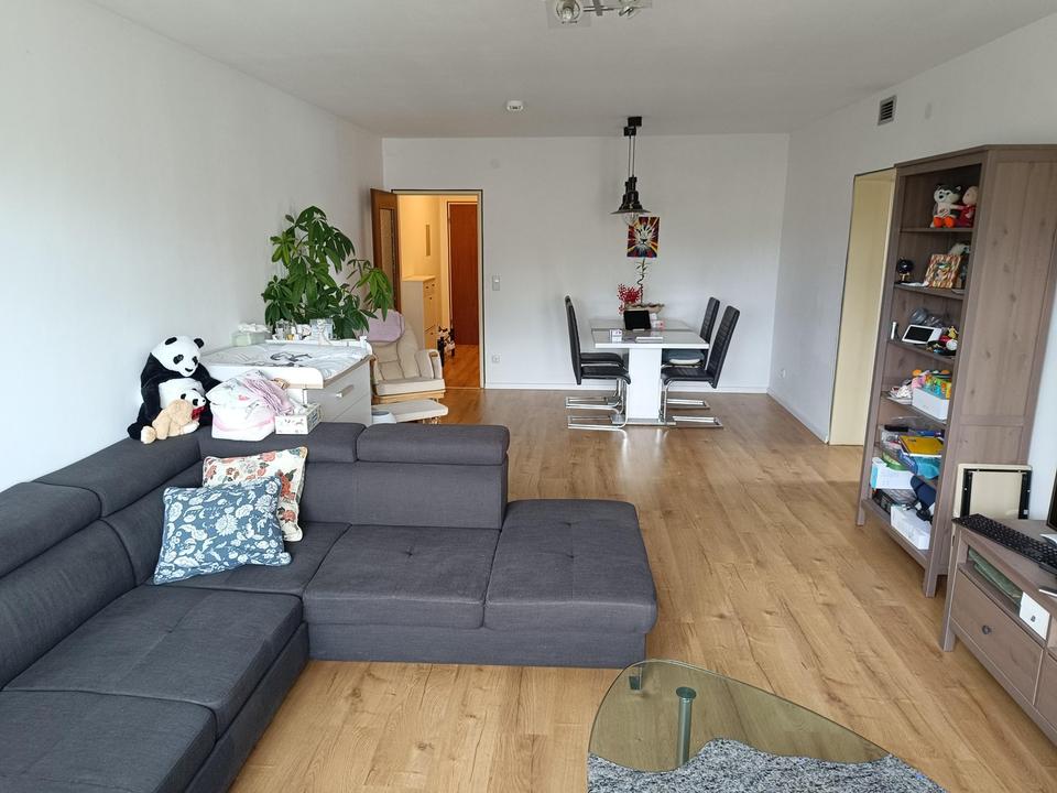 Thumbnail-Großzügige 3-Zimmer-Wohnung mit Balkon, Einbauküche, Keller und Stellplatz in Nürnberg Höfen