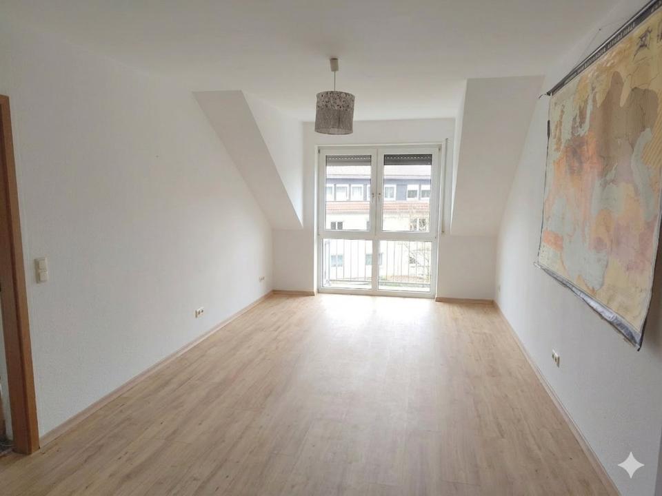 Thumbnail-Großzügige 4-Zimmer Wohnung in ruhiger Lage