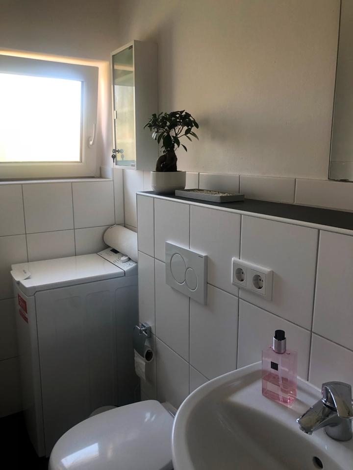 Thumbnail-UNTERMIETE 1-Zimmer Wohnung mit Balkon, Nürnberg, Miete