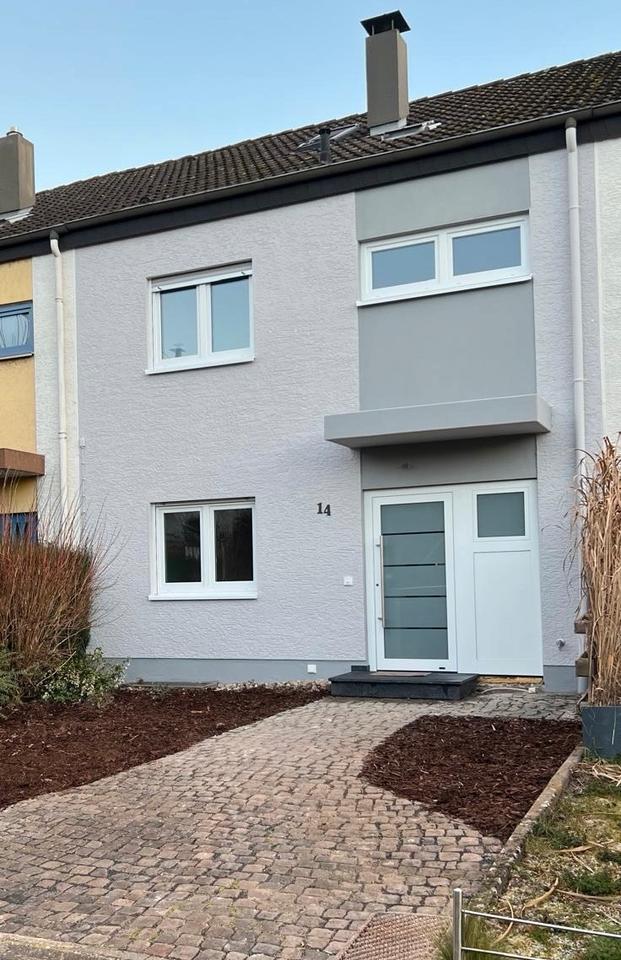 Thumbnail-Traumhaftes Reihenhaus 5 Zi. (Kernsaniert) mit Keller und Garten