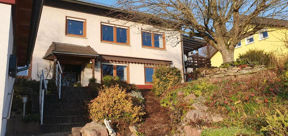 Thumbnail-Einfamilienhaus mit Garage