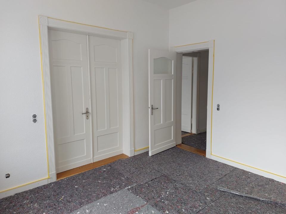 Thumbnail-Freundliche und moderne 4-Zimmer-Altbauwohnung in zentraler Lage