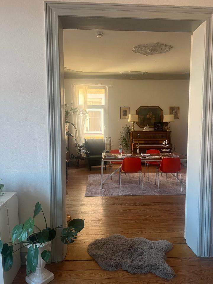 Thumbnail-Stilvolles Wohnerlebnis am Hagenring: 140 m² Altbau mit Kamin