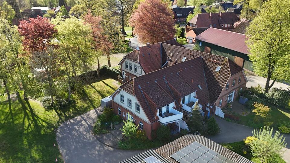 Thumbnail-4 ZIMMER WOHNUNG - Leben wie in einem Haus - Erstbezug nach Sanierung Willkommen in Ihrer neuen Traumwohnung! Diese charmante 4-Zimmer-Wohnung befindet sich in einem gepflegten...