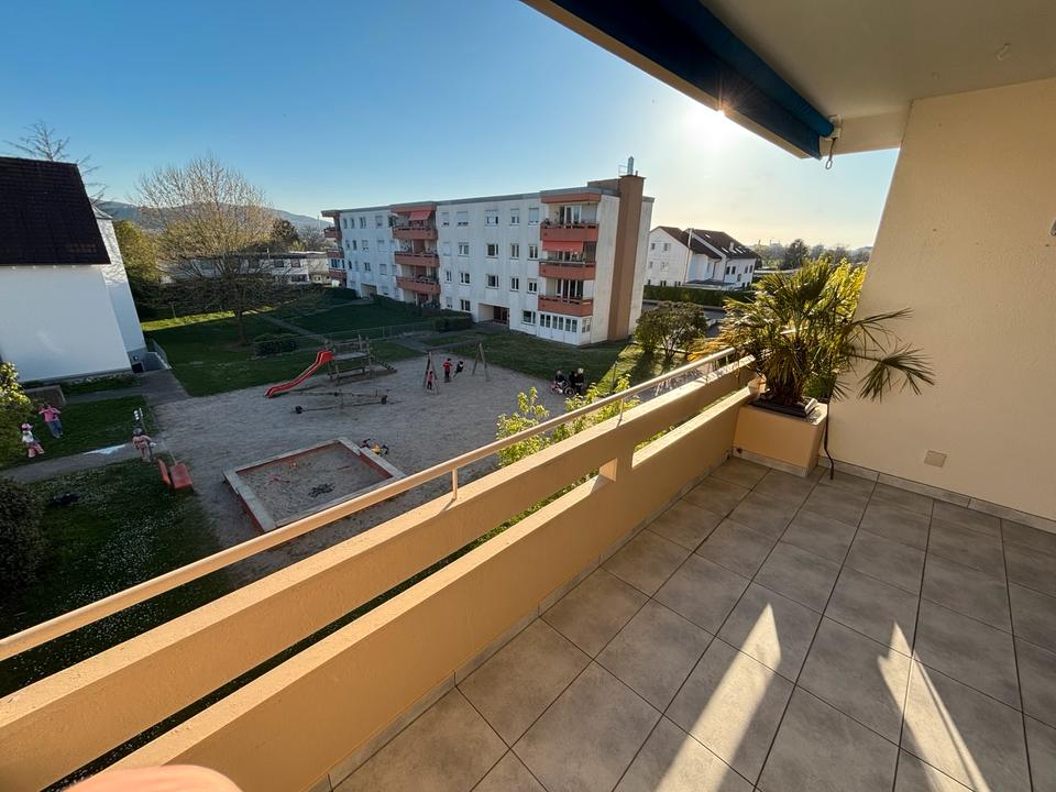 Thumbnail-4.5 Zimmer Wohnung grenznah zu vermieten