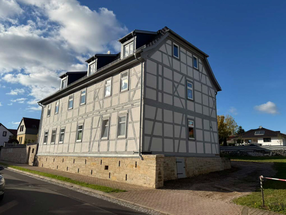 Thumbnail-Exklusive Erdgeschosswohnung im liebevoll sanierten Einzeldenkmal – mit Terrasse und großem Garten