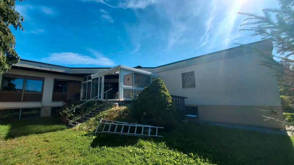 Thumbnail-Einfamilienhaus mit Garten und Garage zu verkaufen