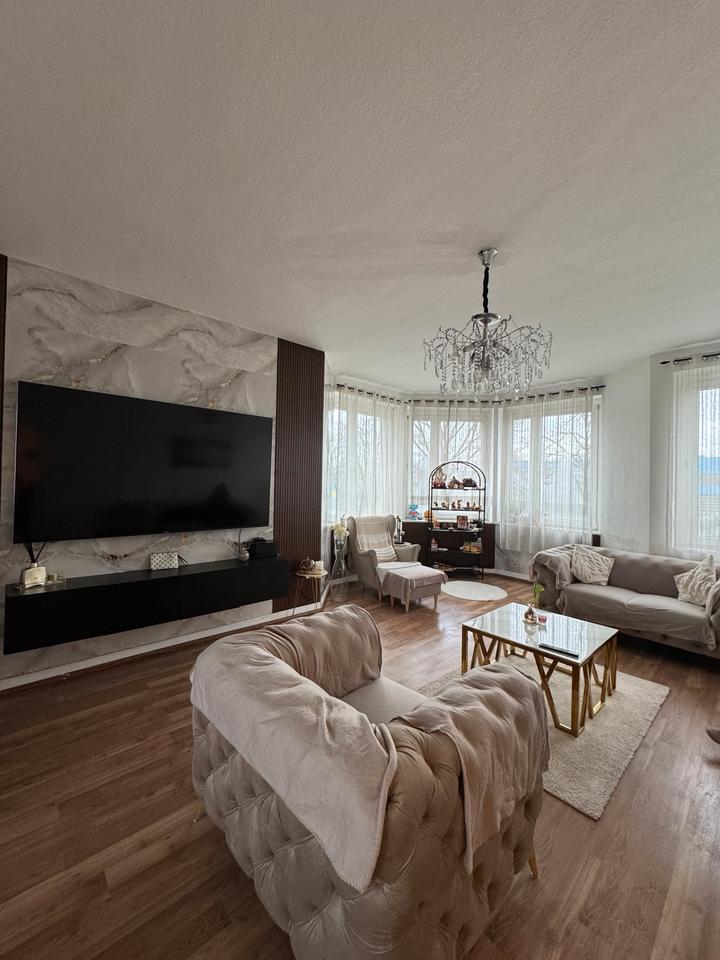 Thumbnail-Großzügige 3 Zimmer-Wohnung in begehrtem Krefeld-Linn zu Verkauf