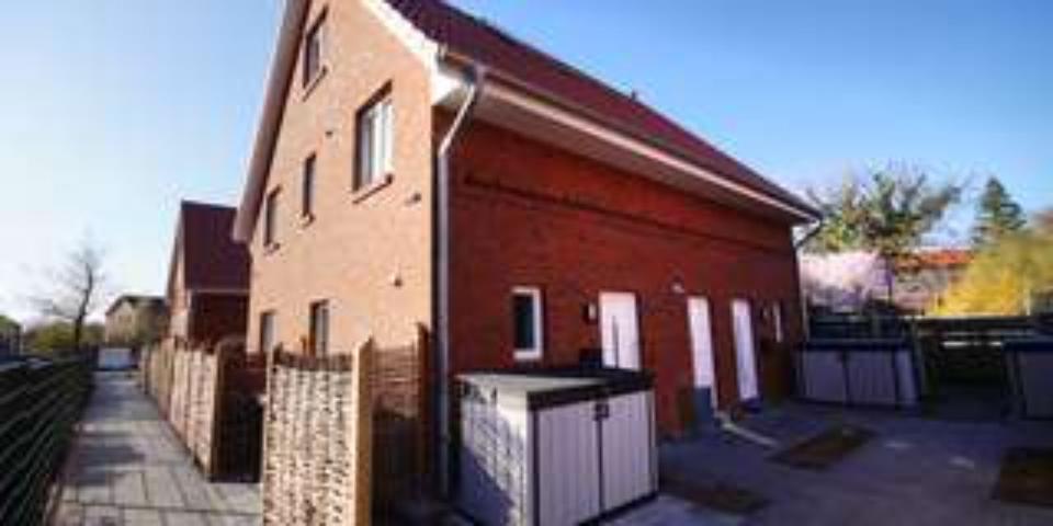 Thumbnail-Moderne Doppelhaushälfte in Preetz Kfw-40 EE Wärmepumpe gehoben