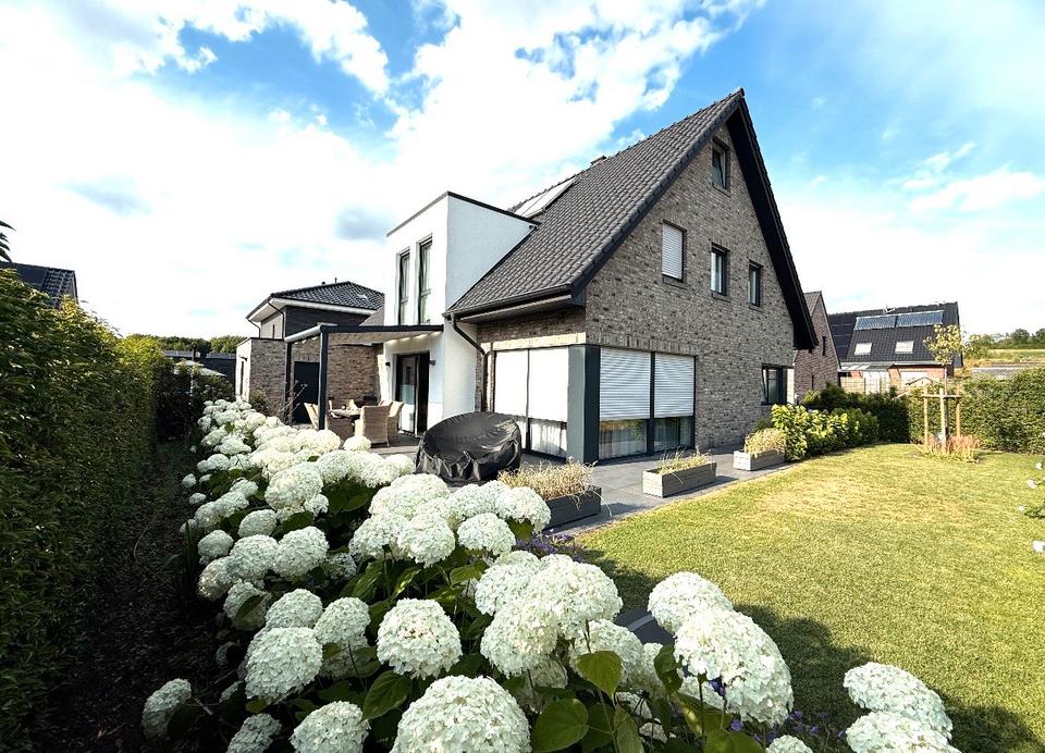 Thumbnail-Modernes Einfamilienhaus(Bj. 2019) mit Garage, Garten & Smarthome