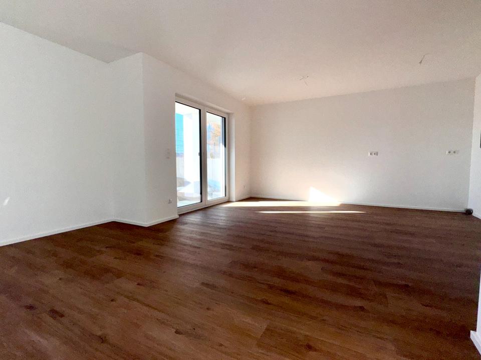 Thumbnail-Neubau zur Miete! Wunderschöne 4,5-Zimmer Erdgeschosswohnung mit Soutarrain, 2 Bäder, KfW55, uvm