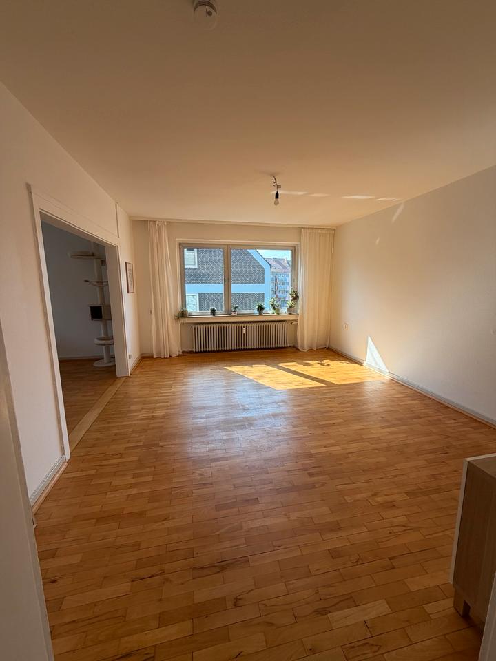 Thumbnail-3,5 Zimmer Wohnung ab 01.05. oder 01.06., Balkon, Einbauküche