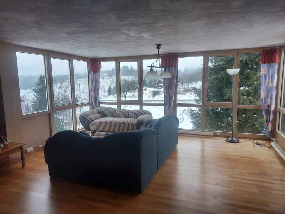 Thumbnail-Schöne 2-Zimmer-Wohnung mit Wintergarten und Balkon