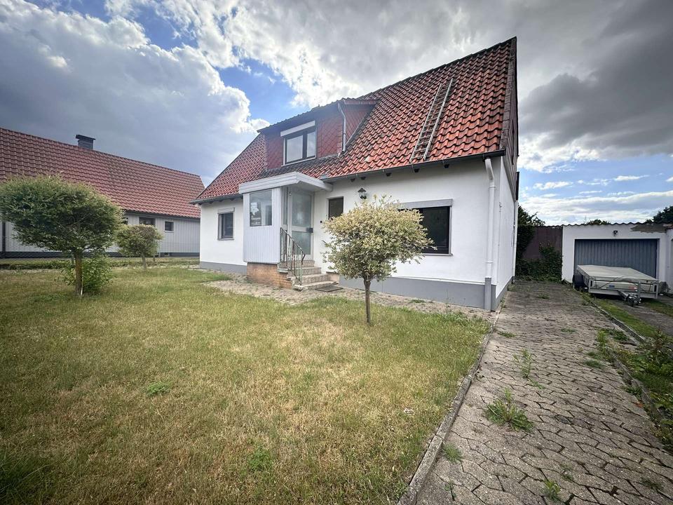 Thumbnail-Einfamilienhaus mit Garten und Garage