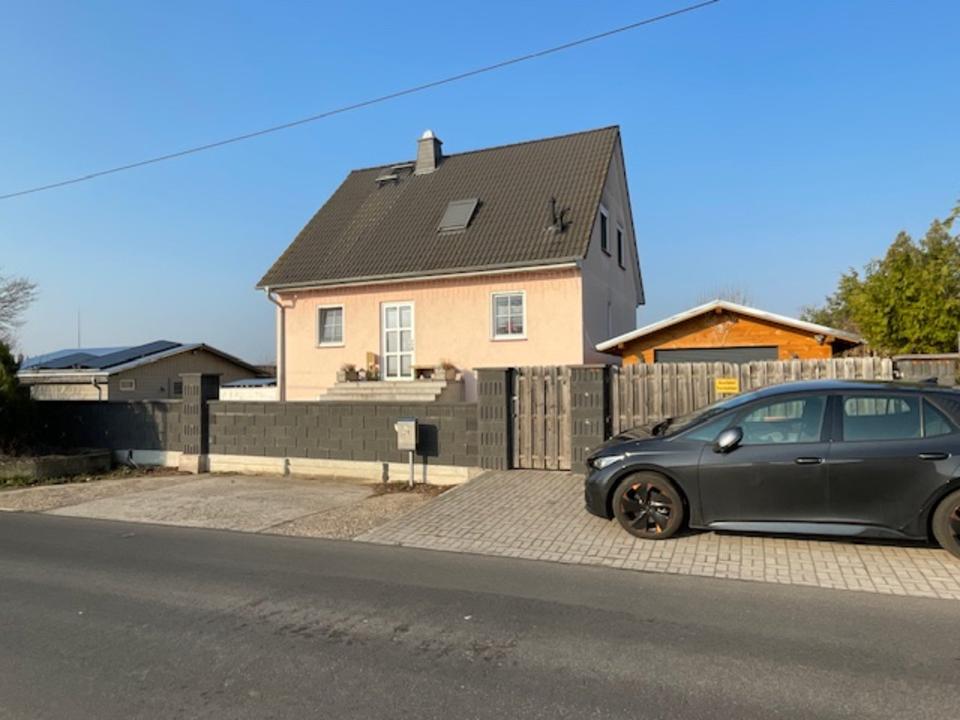 Thumbnail-Einfamilienhaus auf großem Grundstück