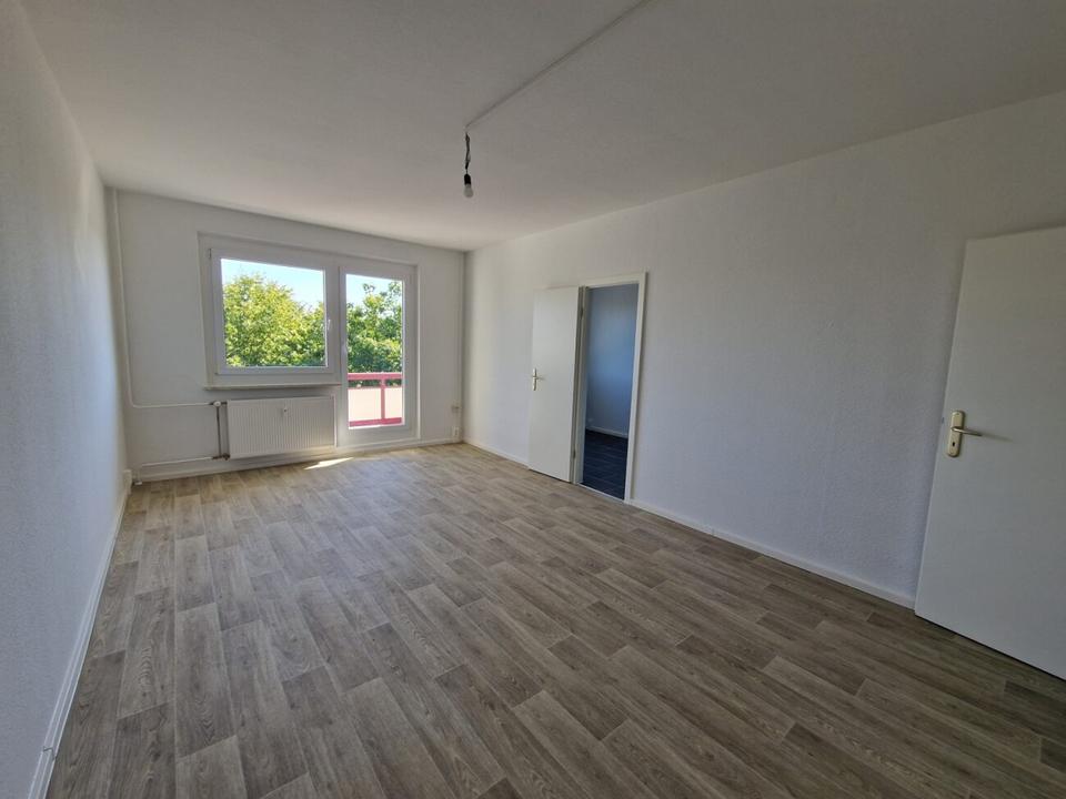 Thumbnail-Ab 01.03.2026***Wir renovieren für Sie diese 2-Zimmer-Wohnung mit Duschbad und Balkon im 1.OG!