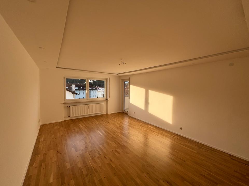 Thumbnail-3-Zi.-Whg. Traunstein – Neu renoviert, Balkon, Stellplatz