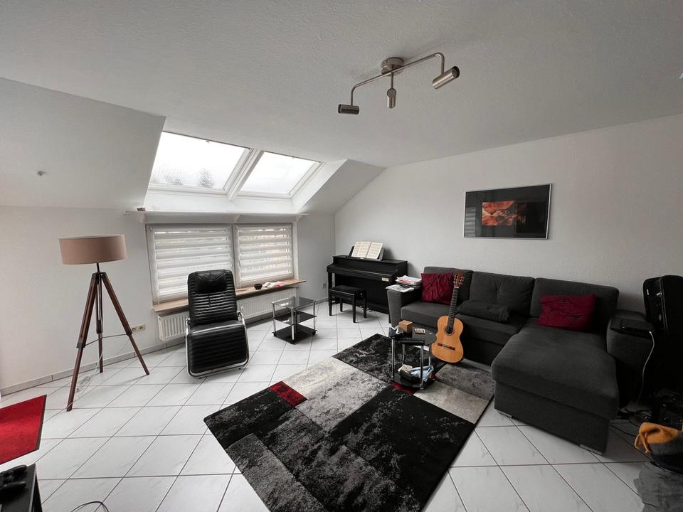 Thumbnail-Charmante 2-Zimmer-Dachgeschosswohnung mit Balkon & EBK in Hann.