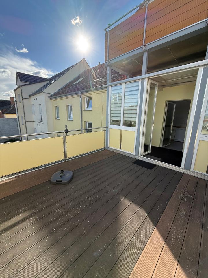 Thumbnail-Schöne 2-Raumwohnung mit kleinem Wintergarten