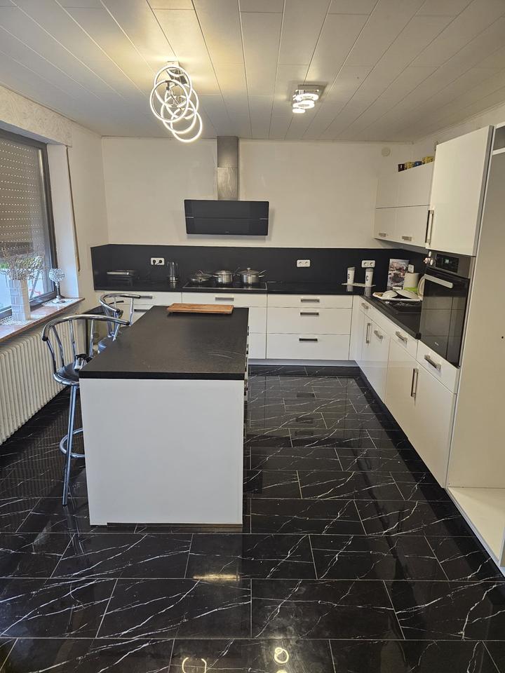 Thumbnail-Wunderschöne 4-Zimmer-Wohnung mit luxuriösen Küche im STAUDT