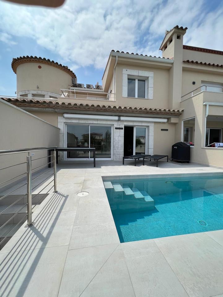 Thumbnail-Ferienhaus mit Pool am Hauptkanal in Ampuriabrava