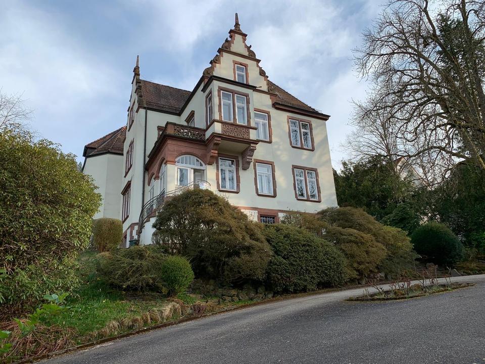 Thumbnail-Denkmalgeschützte Villa mit Garten in bester Lage