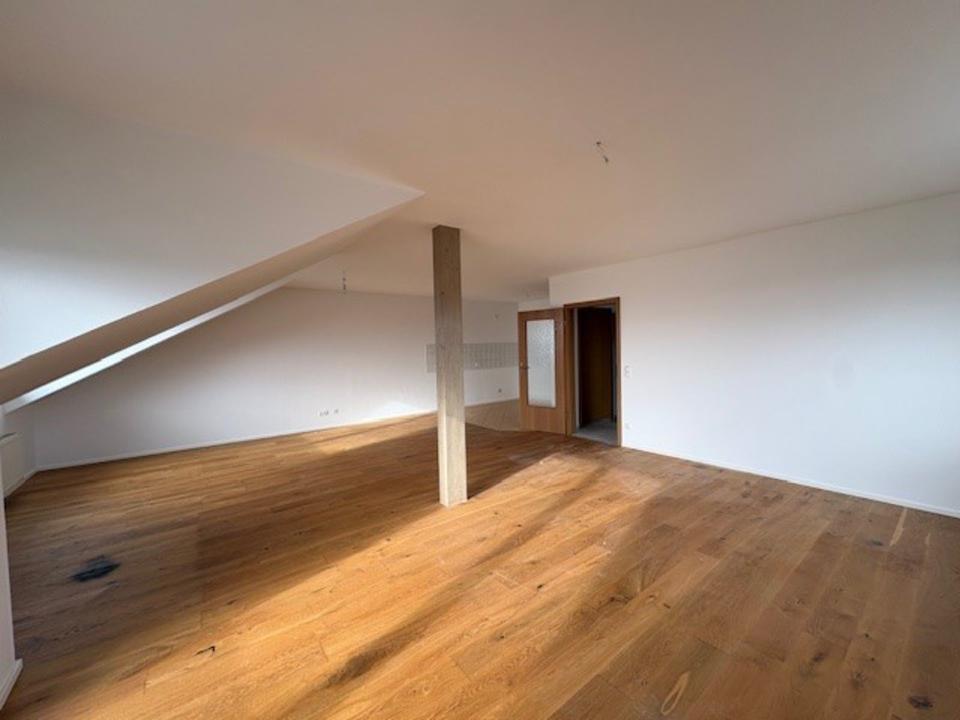 Thumbnail-schöne, helle 3 Zi. Dachg.-Whg. mit Balkon in BurgkirchenHolzen