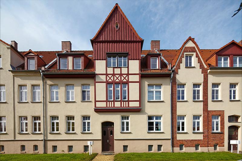 Thumbnail-Großzügige Zwei-Zimmer-Wohnung mit Fußbodenheizung im Bad