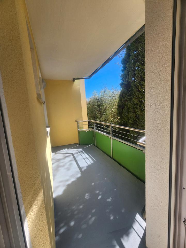 Thumbnail-schöne 3-Zi.Whg.m.EBK. Überdachter Balkon.Sehr Ruhig .WG-geeignet