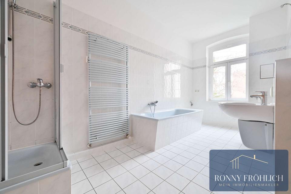 Thumbnail-Helle 3-Zimmer-Wohnung mit Aufzug und Tageslichtbad mit Wanne + Dusche in Meerane