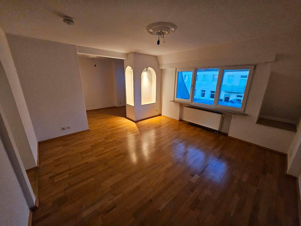 Thumbnail-Schöne Dachgeschosswohnung in Köpenick mit Einbauküche und Balkon