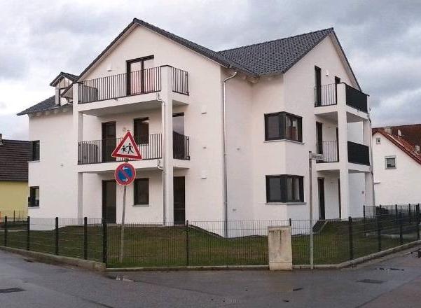 Thumbnail-helle 3-Zimmer DG-Wohnung mit 2 Balkonen, EBK, Garage+Stellplatz