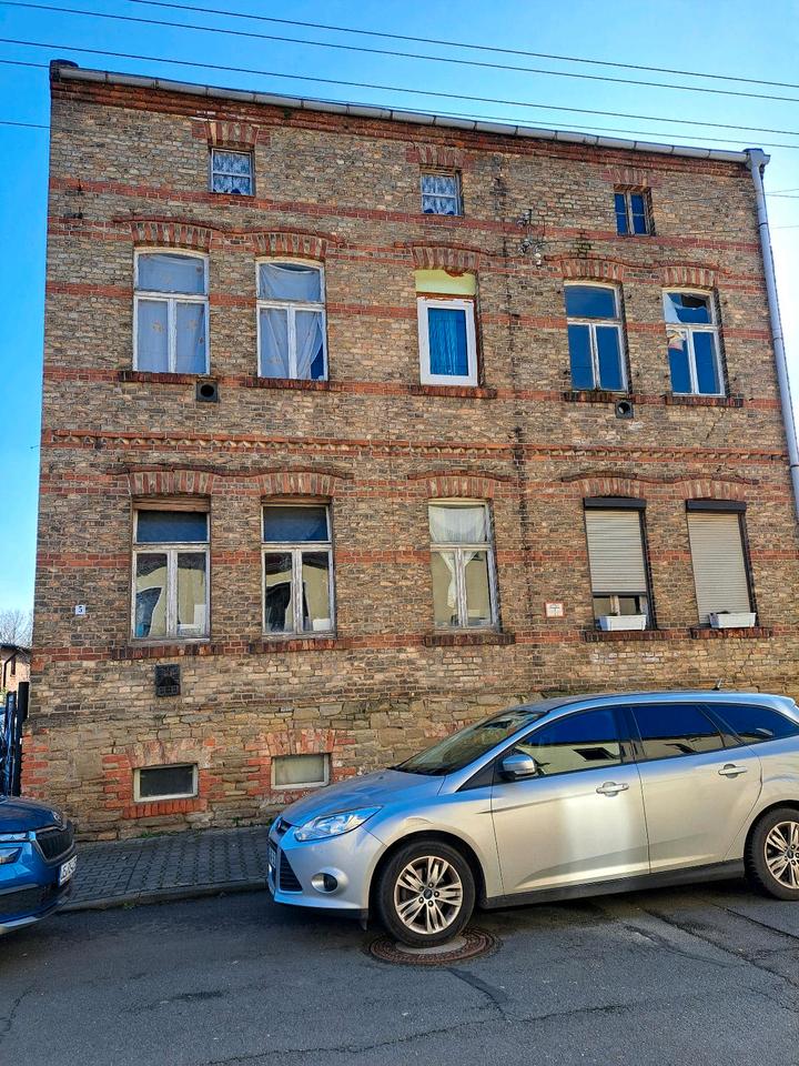 Thumbnail-Mehrfamilienhaus mit 4 Wohneinheiten - Sanierungsbedürftig