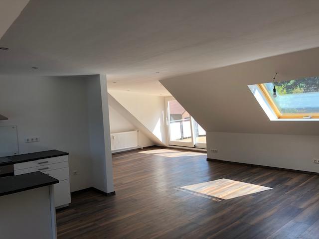 Thumbnail-3,5-Zimmer-Dachgeschosswohnung mit Südbalkon in ruhiger Lage