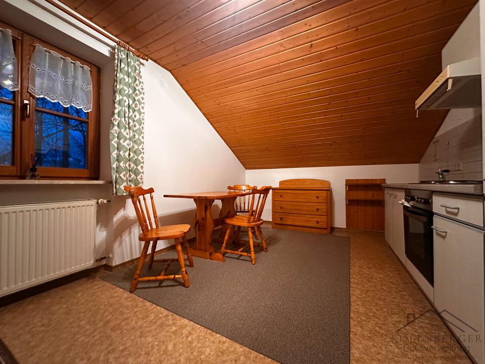 Thumbnail-Günstige Dachgeschoss-Wohnung in Deggendorf (Mietraching) ab sofort zu vermieten!