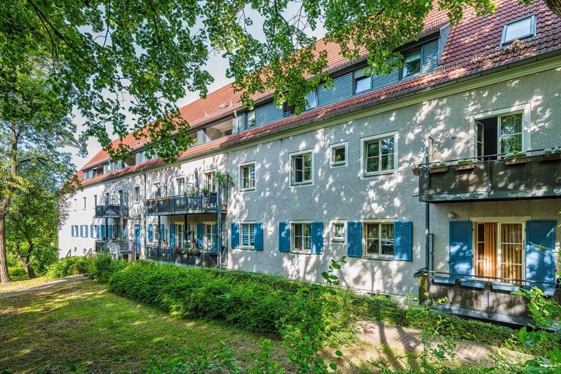 Thumbnail-Schöne 2 Raum Wohnung in Ruhiger Lage zuzüglich eines Stellplatzes ab Juni zu vermieten! Der Stellplatz ist separat anzumieten!