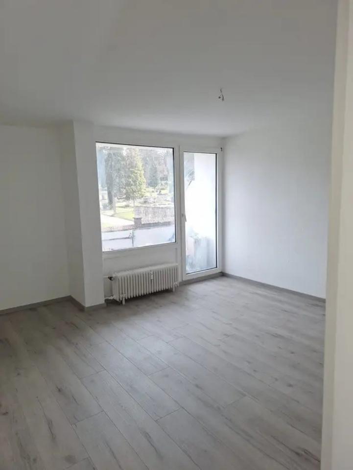 Thumbnail-Renovierte 2-Zimmer-Wohnung im 1. OG in zentraler Lage!