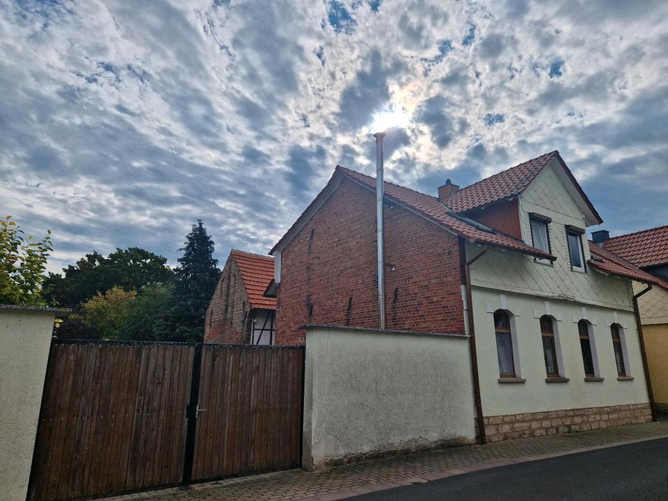 Thumbnail-Haus mit Nebengelass,2 Garagen,Carport,Garten mit Pool