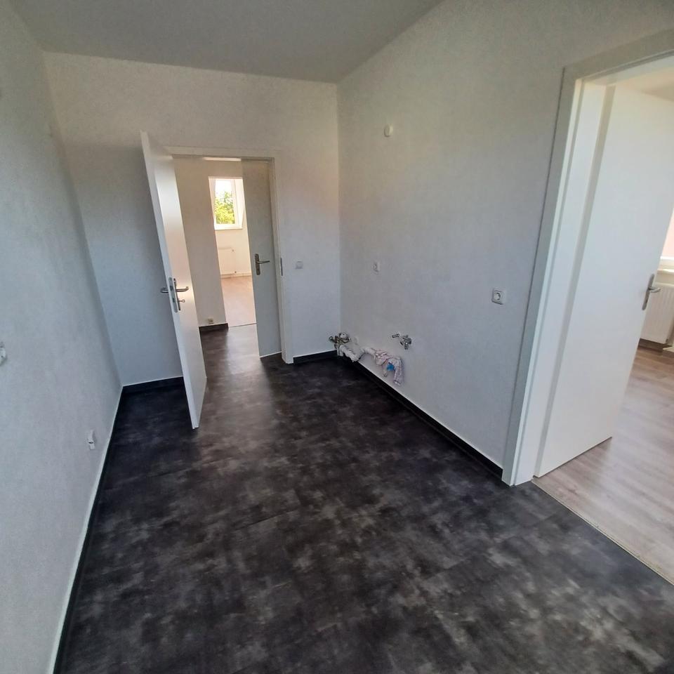 Thumbnail-Sehr schöne helle 3 Raum Wohnung Zwickau Marienthal ab sofort zu vermieten