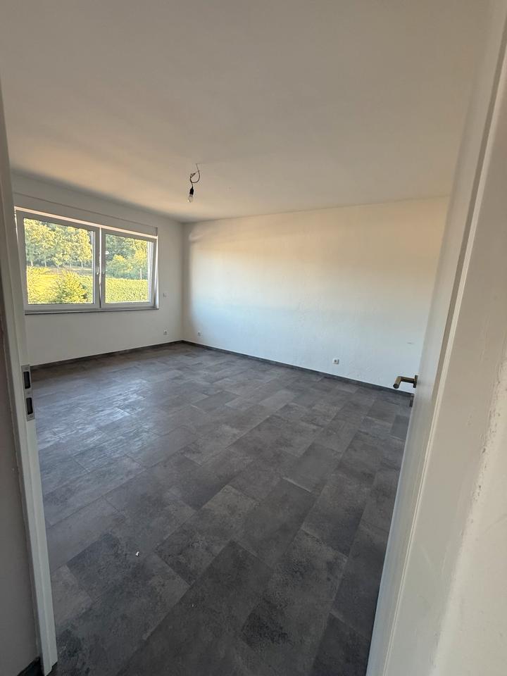 Thumbnail-Wohnung 3 Zimmer mit Terrasse und Garten