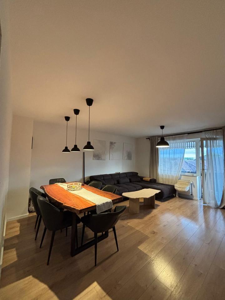 Thumbnail-Luxuriöse voll-möblierte 2-Zimmer-Wohnung + Balkon inkl. allen NK