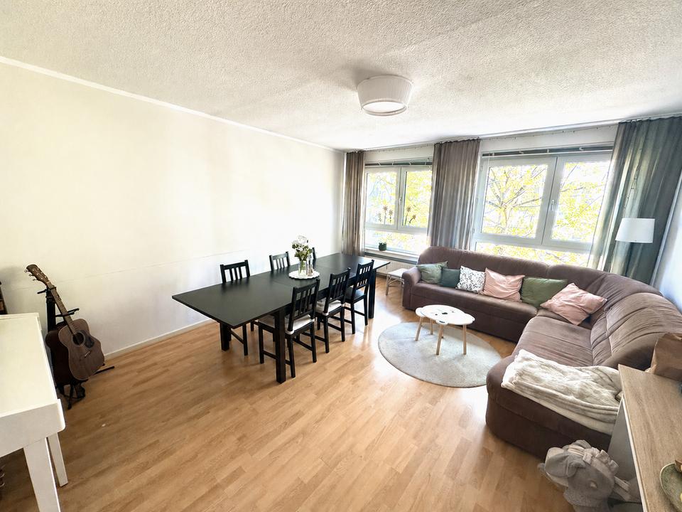 Thumbnail-Hennef Zentrum- Schöne 2,5-Zimmer Wohnung mit ca. 82 m² im Herzen von Hennef zu vermieten!